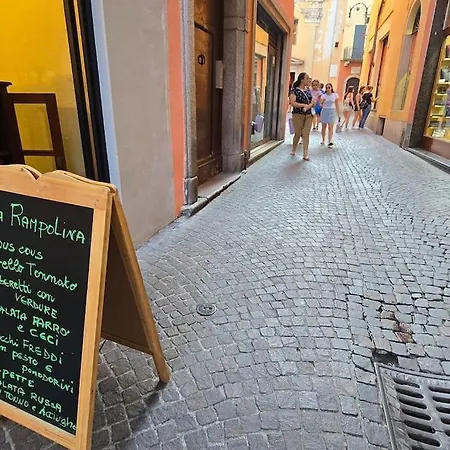 アパート Charlotte Emozioni Vista Lago, Centro E Giri In Battello