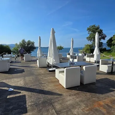 Charlotte Emozioni Vista Lago, Centro E Giri In Battello Apartman *