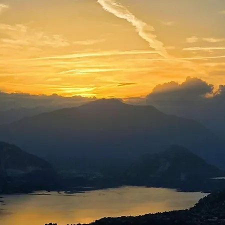 Charlotte Emozioni Vista Lago, Centro E Giri In Battello * ヴェルバーニア