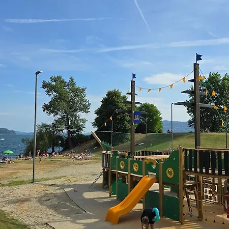 Charlotte Emozioni Vista Lago, Centro E Giri In Battello アパート ヴェルバーニア