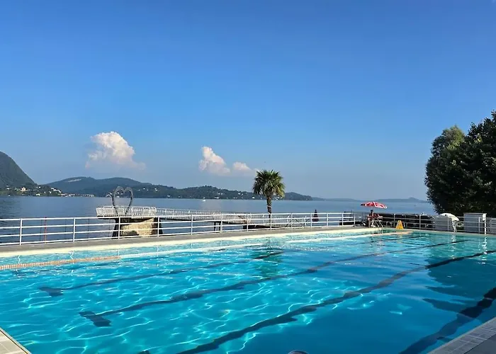 Charlotte Emozioni Vista Lago, Centro E Giri In Battello Βερμπάνια