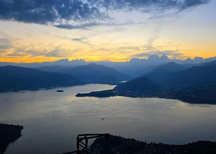 Charlotte Emozioni Vista Lago, Centro E Giri In Battello Βερμπάνια