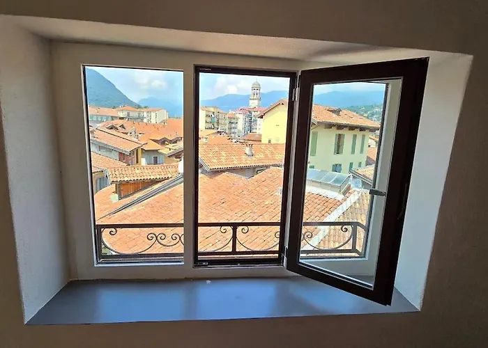 Charlotte Emozioni Vista Lago, Centro E Giri In Battello Διαμέρισμα